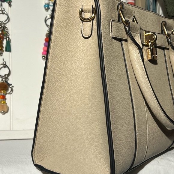 41 Hawthorn Cream Handbag - Picture 5 of 11